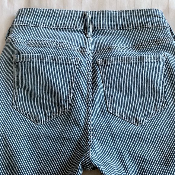 Old Navy Railroad Stripe Floral Embroidered Raw Hem Ankle Jeans - Picture 4 of 5